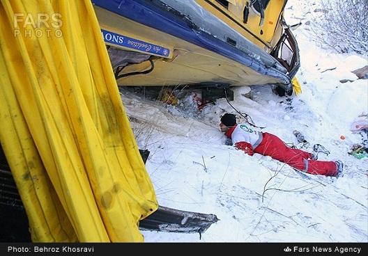 تصاویر دلخراش سقوط مرگبار اتوبوس در جاده هراز