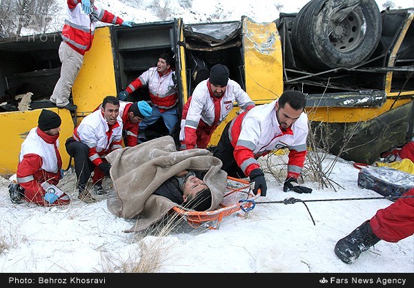 تصاویر دلخراش سقوط مرگبار اتوبوس در جاده هراز