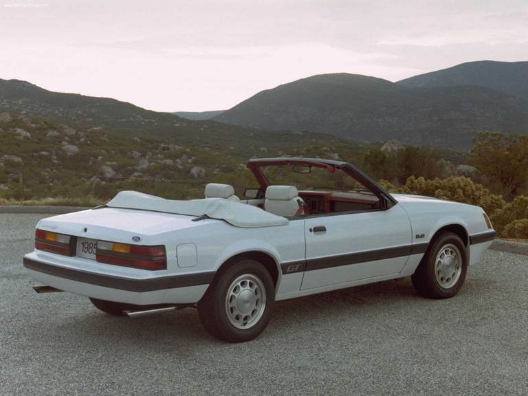 فورد موستانگ  GT 1985